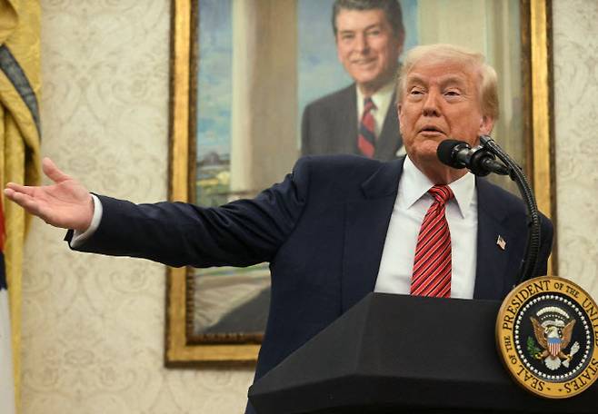 7일(현지시간) 백악관에서 열린 데이비드 퍼듀 주중대사 선서식 행사에서 연설에 나선 도널드 트럼프 미국 대통령.(사진=AFP)