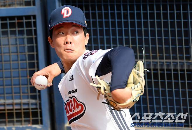 18일 잠실구장에서 열린 두산 베어스와 KIA 타이거즈의 경기. 두산 최민석이 불펜 피칭을 하고 있다. 잠실=박재만 기자 pjm@sportschosun.com/2025.04.18/