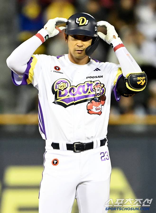 7일 잠실야구장에서 열린 LG와 두산의 경기, 6회말 무사 만루 두산 강승호가 2타점 2루타를 치고 기뻐하고 있다. 잠실=허상욱 기자wook@sportschosun.com/2025.05.07/