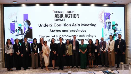 싱가포르 만다린 오리엔탈 호텔에서 열린 언더2연합 아시아 기후행동 정상회의 참석자들이 기념촬영을 하고 있다. 충남도 제공.