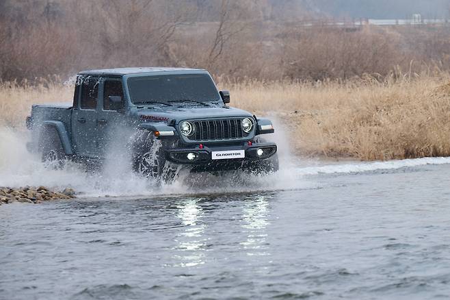 지프 뉴 글래디에이터.