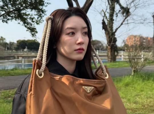 최근 일본 인기 여배우 나가노 메이가 유부남 배우 다나카 케이와 교제한다는 의혹이 제기된 가운데 두 사람이 주고받은 것으로 추정되는 모바일 메신저 내용이 공개됐다. 사진은 나가노 메이. [사진=나가노 메이 인스타그램]