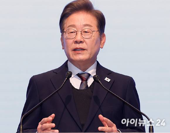 이재명 더불어민주당 대선후보가 8일 서울 중구 대한상공회의소에서 열린 이재명 더불어민주당 대선후보 초청 경제5단체 간담회에서 모두발언을 하고 있다. [사진=국회사진취재단]