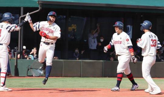 역전의 기쁨. 사진[연합뉴스]
