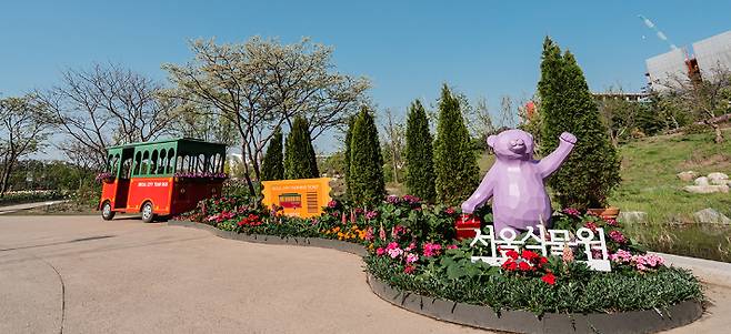 서울식물원 내 곰 조형물. 기사 내용과 직접적 관련 없음. 서울식물원 제공