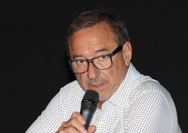 7일 서울 성동구 성수문화예술마당에서 열린 '문도 픽사: 픽사, 상상의 세계로' 전시 언론 공개 행사에서 페르난도 모야 프로듀서가 인사말을 하고 있다. 연합뉴스