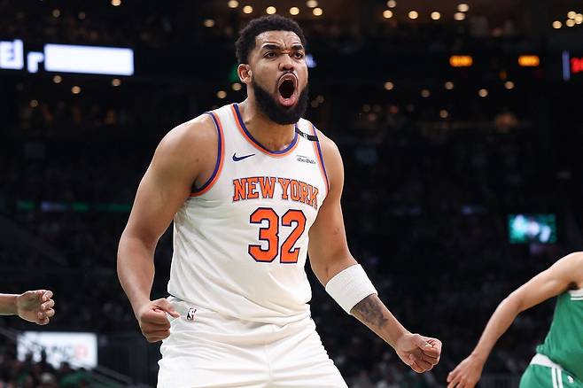 뉴욕 닉스 칼 앤서니 타운스가 8일 보스턴전에서 득점 후 포효하고 있다. AFP연합뉴스