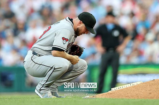 ▲ 지난 3일 필라델피아 필리스와 경기에서 다리 경련 문제로 60구 만에 마운드를 내려온 메릴 켈리.