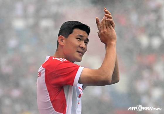 '고생 많았다' 김민재 '시즌 종료' 확정! 뮌헨 "클럽월드컵 나가려면 쉬어!"... 무려 43경기 강행군 '다사다난 뮌헨 2년 차'