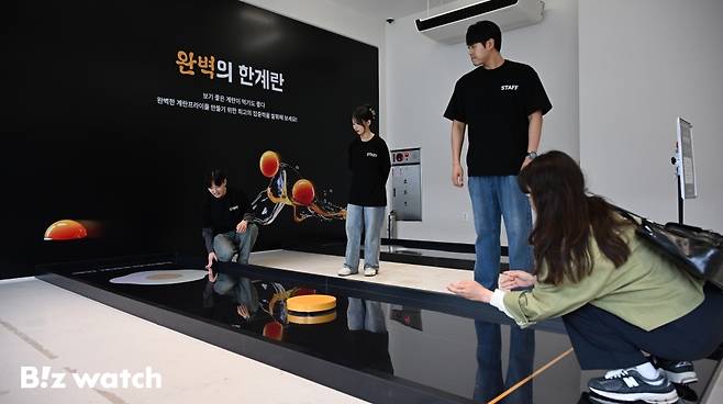 배달의민족(배민) 운영사 우아한형제들이 9일 서울 성동구 성수동에서 일상 속 대표 장보기 아이템인 '계란'을 테마로 한 온·오프라인 통합 프로모션 '배민 계란프라이데이'를 진행하고 있다./사진=이명근 기자 qwe123@