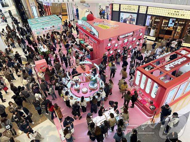 방문객들이 몰린 에이피알 홍콩 팝업스토어 모습 (에이피알 제공)