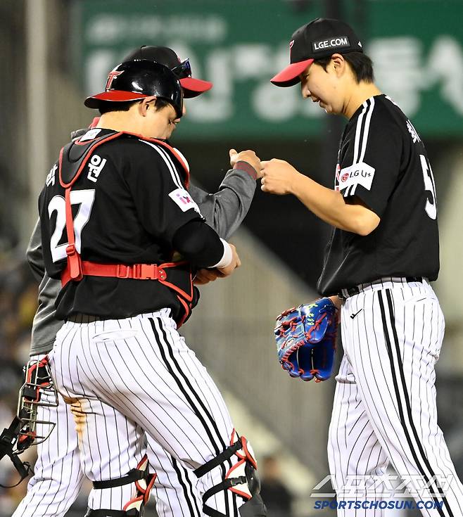 7일 잠실야구장에서 열린 LG와 두산의 경기, 5회말 LG 최채흥이 마운드를 내려가고 있다. 잠실=허상욱 기자wook@sportschosun.com/2025.05.07/