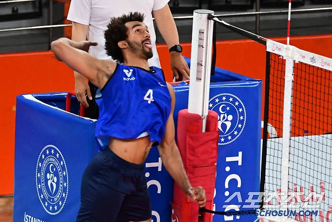 삼성화재는 지난해 우리카드에서 뛰었던 아히를 선택했다. 사진제공=KOVO