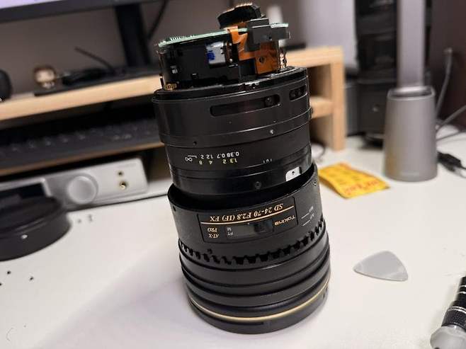 06bcdb27eae639aa658084e544847468e0b14aaaa85d4e9085b8d2f52f86146ecfda91d2aa2c11cfe4aa61d854c71638