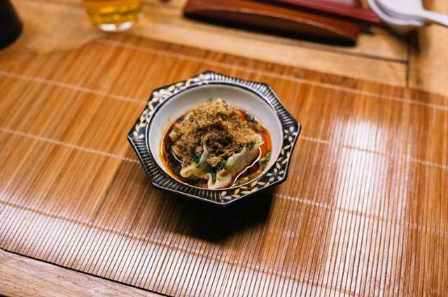 서울 중구 신당동 '교자바 나비'의 소고기 만두.