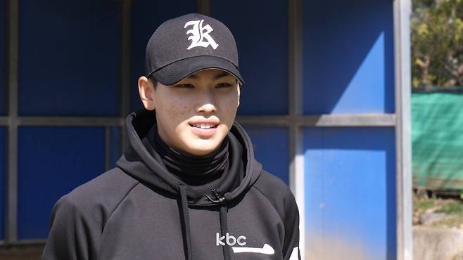 ▲ 지난달 KBC 취재진과 만나 인터뷰하는 광주일고 3학년 김성준&nbsp;