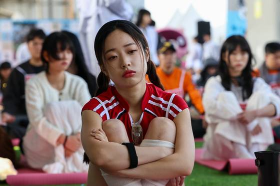 A participant of last year's space-out competition does absolutely nothing in Seoul in 2024. [YONHAP]