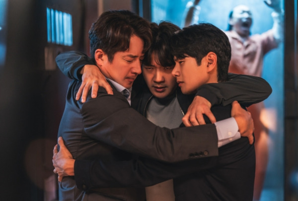 영화 ‘히트맨2’는 85억원의 제작비로 254만명의 관객을 동원하며 손익분기점 돌파에 성공했다. 전작인 ‘히트맨’(240만명)보다 흥행 성적은 더 좋았다. 바이포엠스튜디오 제공
