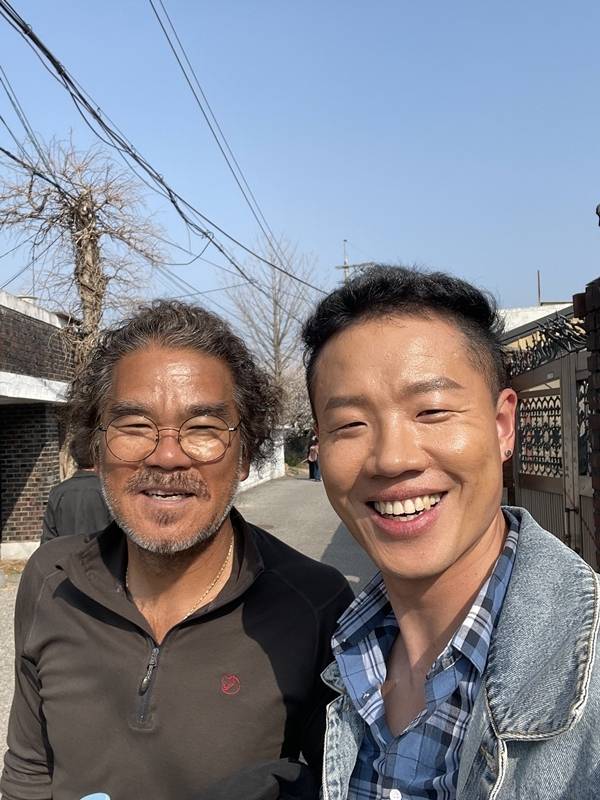 개그맨 이정규가 정극 연기로 차곡차곡 자신의 필모그래피를 쌓고 있다. 이번에는 MBC 일일드라마 ‘친절한 선주씨’에서 동거남 역으로 출연한다.