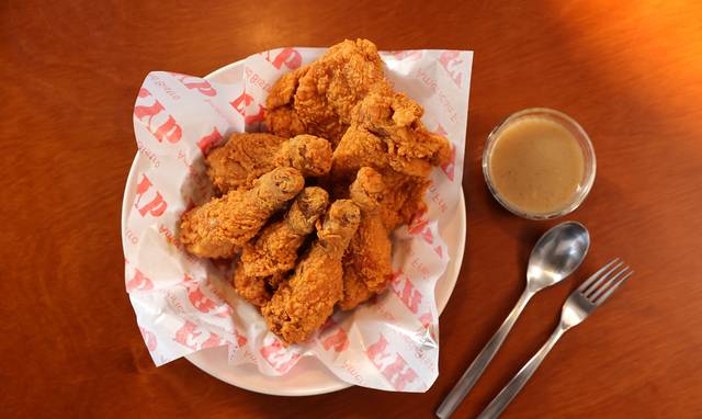 바삭함이 남다른 미국 남부식 프라이드치킨.