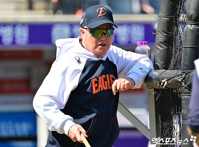 김경문 감독이 이끄는 한화 이글스가 9일 서울 고척스카이돔에서 열리는 키움 히어로즈와의 2025 시즌 팀 간 4차전에서 10연승에 도전한다. 사진 엑스포츠뉴스 DB