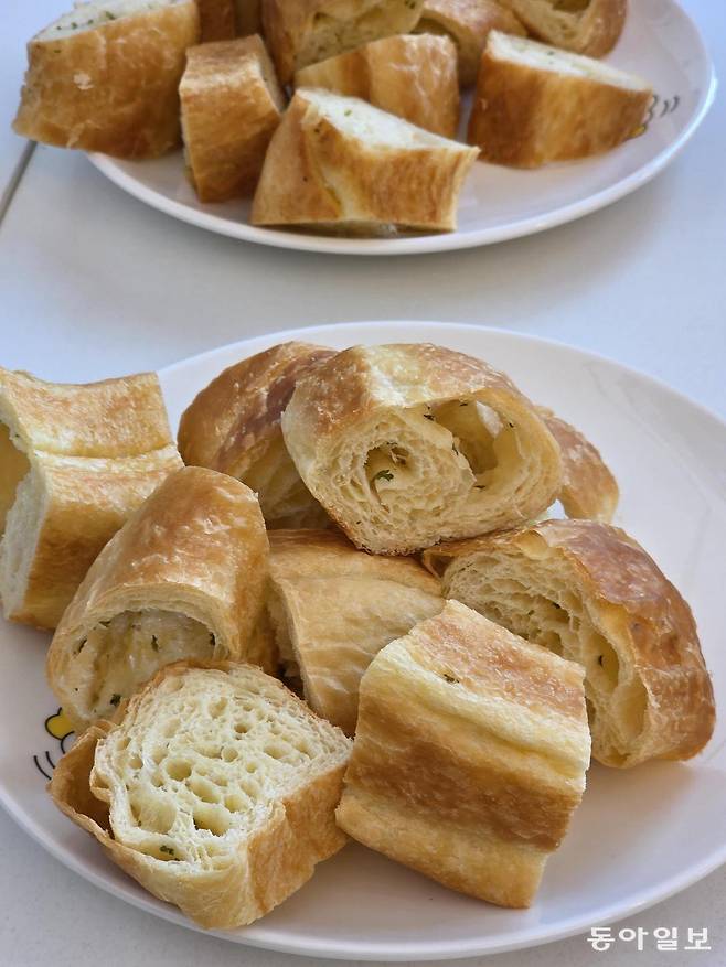 고 프란시스코 교황이 해미읍성 성지를 방문했을 때 간식으로 선정됐던 서산육쪽마늘로 만든 키스링 마늘빵.