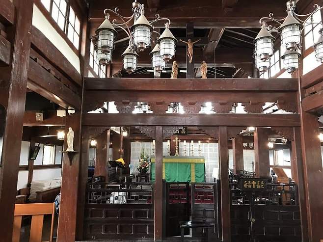 한옥과 서양 건축구조가 만나 탄생한 성당