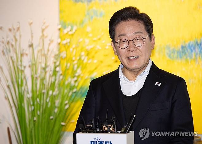 제21대 대선 후보 등록 첫날인 10일 이재명, 이준석 등 총 6명이 후보자 등록을 한 것으로 나타났다. [사진출처 = 연합뉴스]