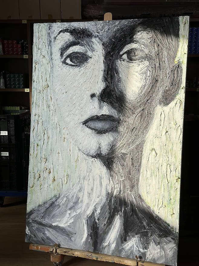 작고한 현대 무용의 거장 피나 바우쉬를 그린 박신양의 ‘피나바우쉬3 (2017년)’ / 사진=권효정 여행+ 기자