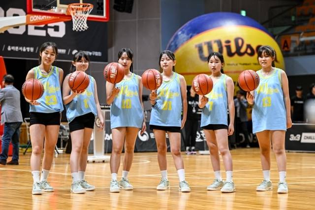 국내 유일 농구 프리스타일 걸그룹 W-걸스가 멋진 퍼포먼스를 선보였다. 사진=KXO 제공