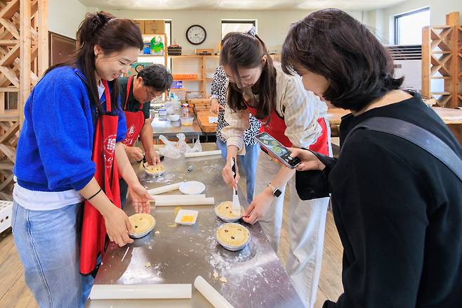 은성농원 사과파이 만들기 체험.