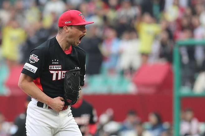 ▲ 10일 인천 SSG전에서 6이닝 무실점 호투로 팀 승리의 발판을 놓은 올러 ⓒKIA타이거즈