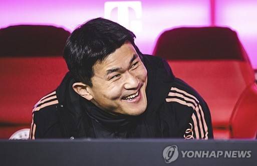 분데스리가 사무국이 10일(한국시간) 공식 홈페이지를 통해 팬들이 선정한 2024-2025시즌 분데스리가 올해의 팀을 발표했다. 수비진에 김민재의 이름은 없었다. 연합뉴스