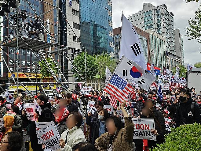 교대역 윤석열 전 대통령 지지 집회 [연합뉴스 자료사진]