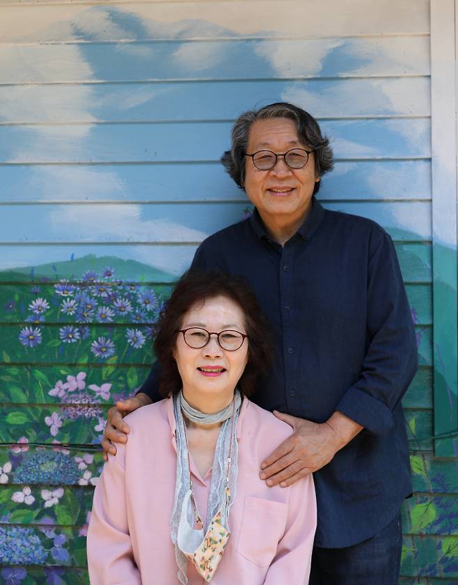 권용택(오른쪽), 이향재 작가 부부. 사진=작가제공