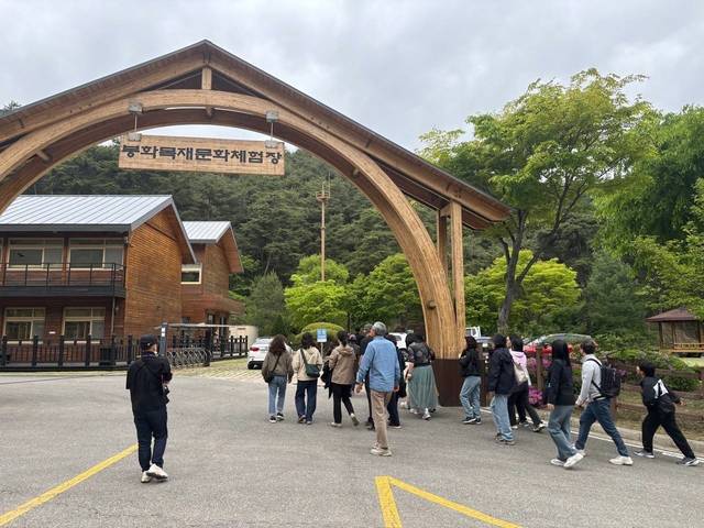 국산 목재의 우수성을 알리기 위해 경북 최초로 조성된 봉화목재문화체험장 모습. 봉화군 제공