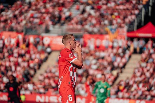 사진=판더비크 SNS 캡처