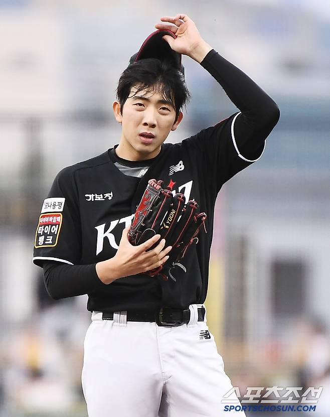 KT 오원석이 투구를 준비하고 있다. 광주=정재근 기자 cjg@sportschosun.com/2025.4.16/
