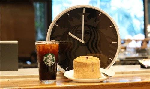 스타벅스 영업시간 오후 10시까지 확대 홍보 이미지. 스타벅스 제공