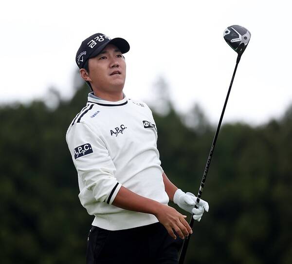 2025년 한국프로골프(KPGA) 투어 변형 스테이블포드 방식 대회인 KPGA 클래식 우승 경쟁에 뛰어든 옥태훈 프로가 2라운드에서 경기하는 모습이다. 사진제공=KPGA