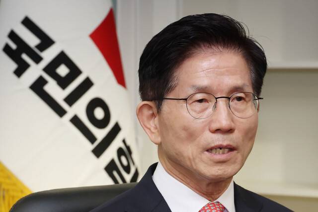 김문수 국민의힘 대선 후보가 11일 국민의힘 당사에서 열린 한덕수 국무총리와 회동에서 발언하고 있다. 공동취재사진