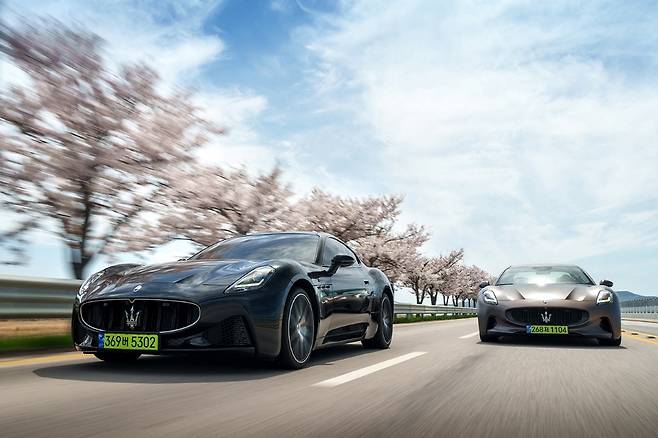 마세라티가 전기차 국내 출시를 기념해 미디어를 대상으로 내연기관차와 비교 시승하는 행사를 지난달 29일 열었다. 마세라티코리아 제공