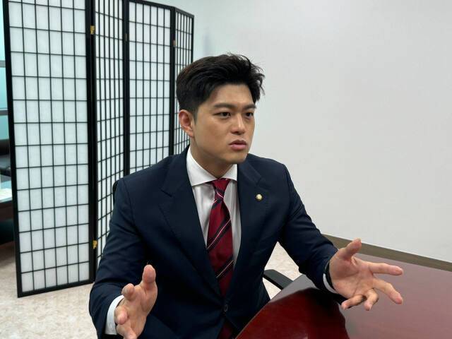 인터뷰 중인 김용태 의원. 경기일보 DB