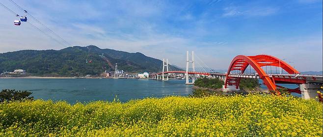 경상남도 사천 삼천포 대교.