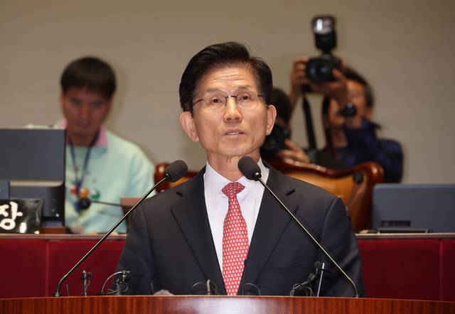 김문수 국민의힘 대선 후보가 11일 서울 여의도 국회에서 열린 의원총회에서 발언하고 있다.  연합뉴스