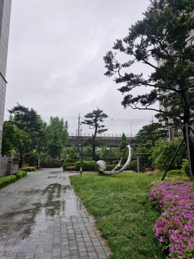 연희파크푸르지오 조경. 박형윤 기자