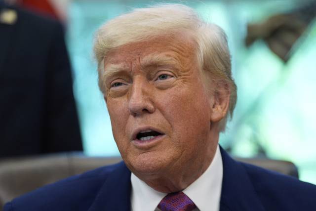 도널드 트럼프 미국 대통령이 이달 9일(현지 시간) 워싱턴DC 백악관 집무실에서 발언하고 있다. AP연합뉴스