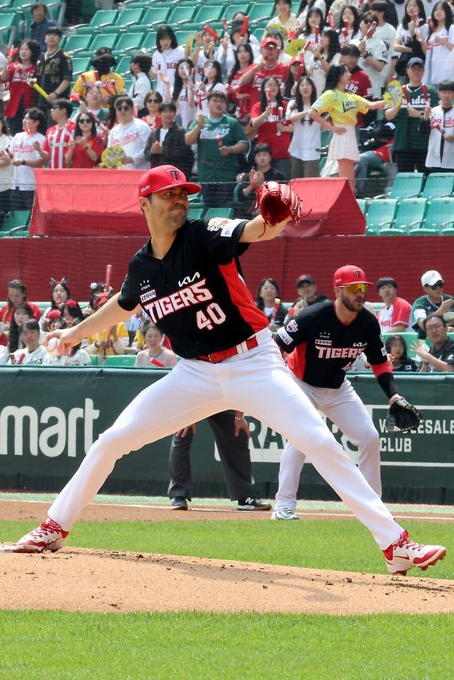 ▲ 아쉬운 투구 속에 마운드를 내려간 제임스 네일 ⓒKIA타이거즈