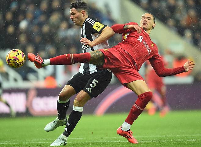 ▲ 리버풀에 와서 일관된 경기력을 보여주지 못하고 있다며 비판 받는 다르윈 누녜스. ⓒ연합뉴스/EPA