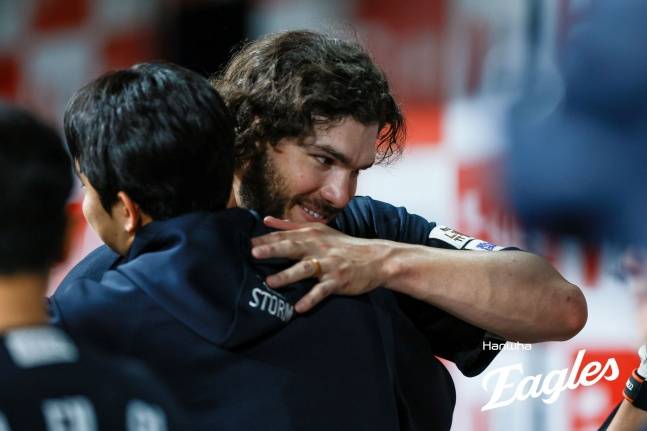 한화의 코디 폰세가 10일 고척 키움전 등판에서 웃고 있다. /사진=한화 이글스 제공